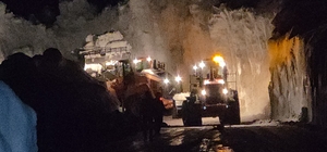 Bahçesaray yolunda gece mesaisi