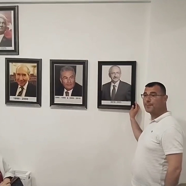 Edirne'de partililer CHP il binası önünde toplandı