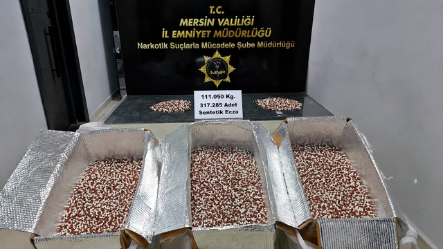 Mersin'de 317 bin 285 adet sentetik ecza ele geçirildi: 1 tutuklu