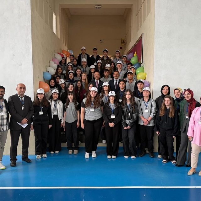 Öğrencilerin bilimsel projeleri Erzincan'da sergilendi