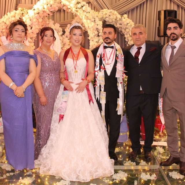 Uşak'ta 15 şahitli nikah töreni