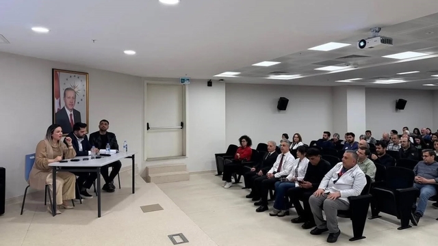 Erzincan'da sağlık personeline "Mesleki Sorumluluk Kurulu" eğitimi verildi