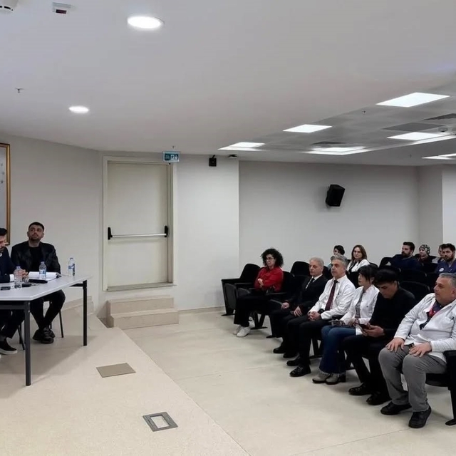 Erzincan'da sağlık personeline "Mesleki Sorumluluk Kurulu" eğitimi verildi