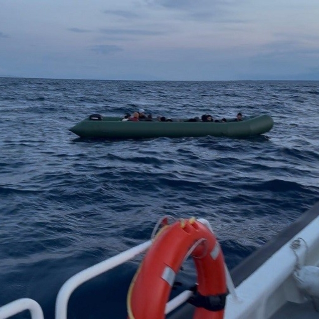 Didim'de 11 düzensiz göçmen kurtarıldı