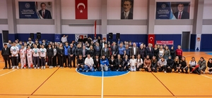 Vali Sözer Pazaryeri'nde bir dizi program gerçekleştirdi