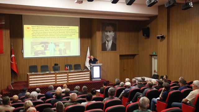 Menteşeli üreticilere "B reçete ve bitki koruma" eğitimi