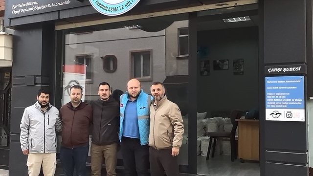 Havacılar Sosyal Yardımlaşma Derneği'nin yeni şubesi açıldı
Dernek, yeni şubesiyle hayır faaliyetlerini daha da pratik hale getirecek
Başkan Önder Kaya:
"Daha pratik, kolay ve ulaşabilir yardımlar yapmak niyetindeyiz"