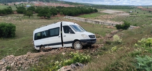 Malatya'da yoldan çıkan minibüsteki 2 kişi yaralandı