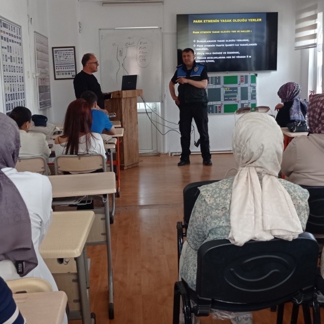 Vatandaşlar dolandırıcılığa karşı bilgilendirildi
