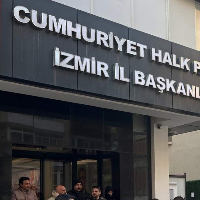 Butlan kararı, İzmir CHP'de bayramlaşma törenini iptal ettirdi