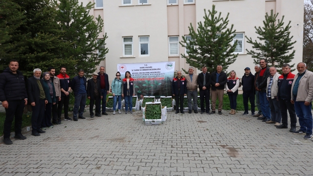 Kars'ta sebze üretimine destek: Binlerce fide üreticiyle buluştu