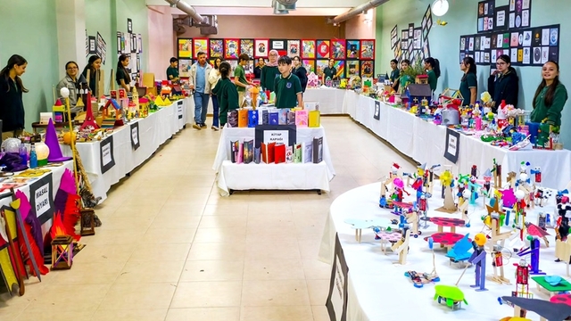 Gelibolu'da öğrenciler yıl sonu sanat ve tasarım sergisi açtı
