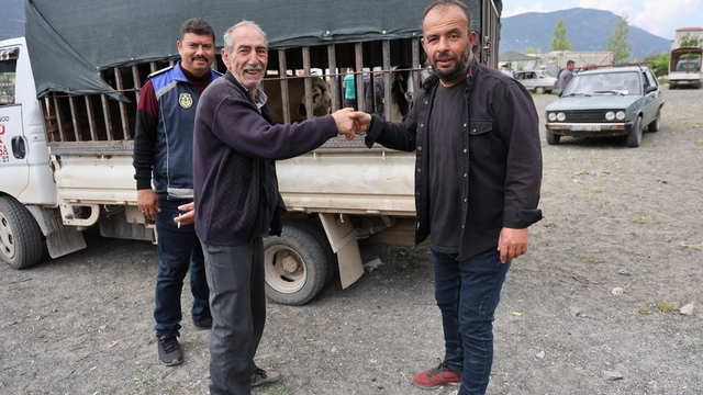 Çameli Kurban Pazarında bayram yoğunluğu ve sıkı denetim başladı