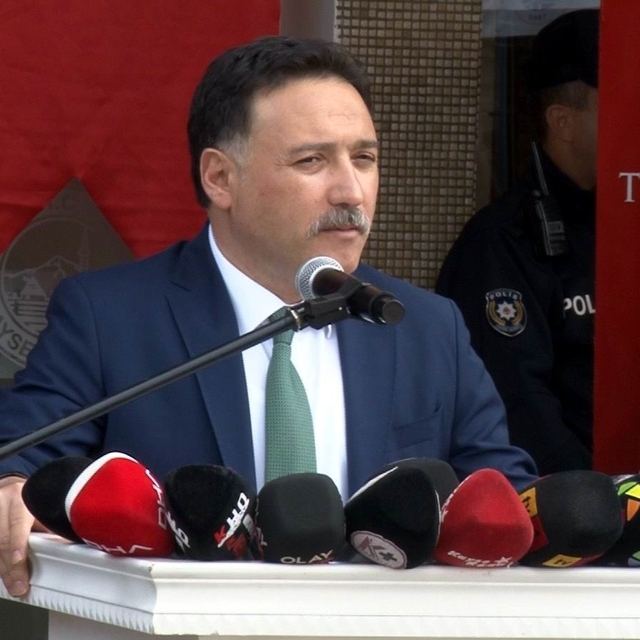 Vali Çiçek: "Bayramlarda en büyük endişemiz trafik kazaları"
Kayseri protok...