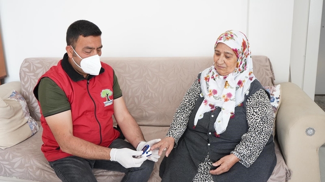 Şehitkamil'den bayram öncesi gönüllere dokunan "vefa hizmeti"
Vefa hizmeti ile bayrama huzurlu hazırlık