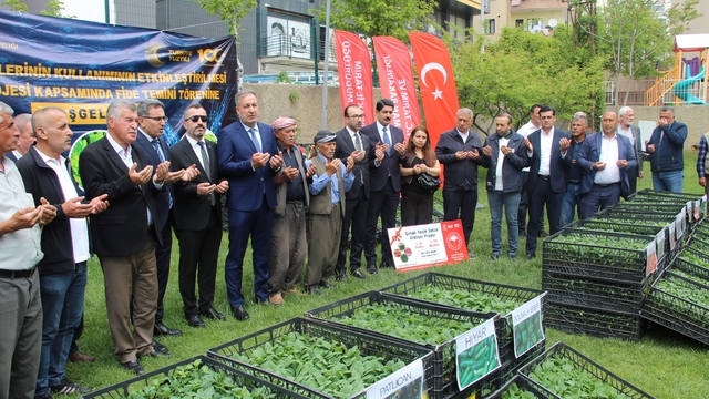 Şırnak'ta 252 üreticiye sebze fidesi dağıtıldı