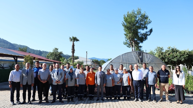 Başkan Ünlü, personelle bayramlaştı