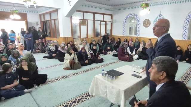 Anamur'da 4-6 Yaş Kur'an Kursu öğrencilerinden yıl sonu gösterisi