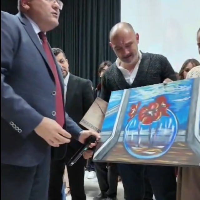Kartalkaya'daki yangınında ölen kızının mezuniyet belgesini alan baba gözya...