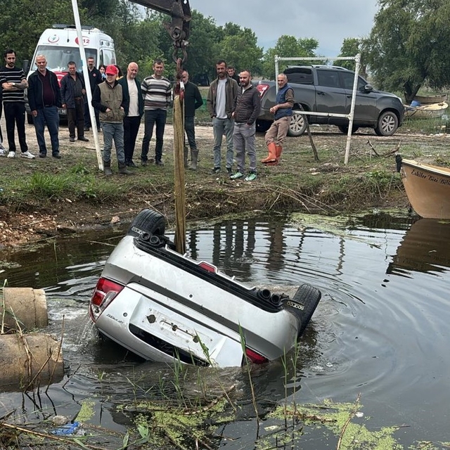 Bursa'da otomobil göle uçtu: AFAD sürücüyü ararken o olay yerine geldi