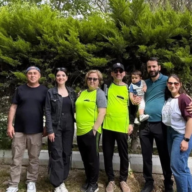 Burhaniye'de yeni mezunlar piknikte buluştu