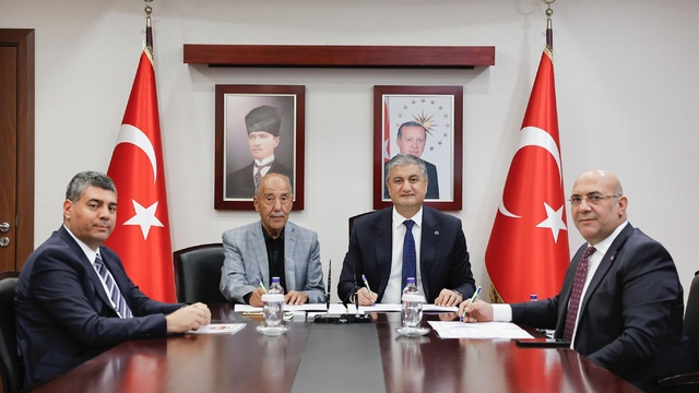 Adana'da hayırsever tarafından yaptırılacak ilkokulun protokolü imzalandı