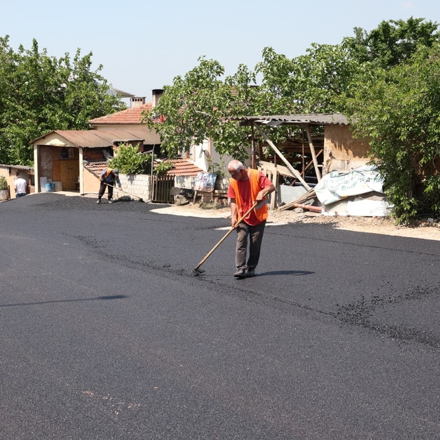 Osmangazi Belediyesi 900 ton asfalt döktü
Osmangazi'de yollar daha güvenli...