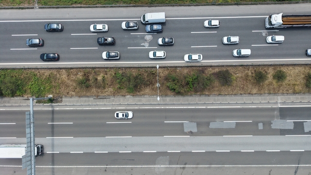 TEM Otoyolu'nun Düzce geçişinde bayram tatili yoğunluğu başladı