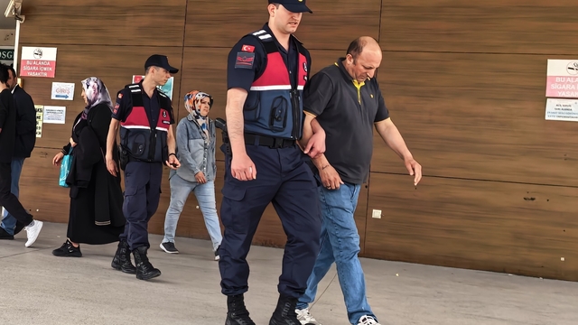 Kredi kartı çalıp harcama yapan şüpheliler yakalandı