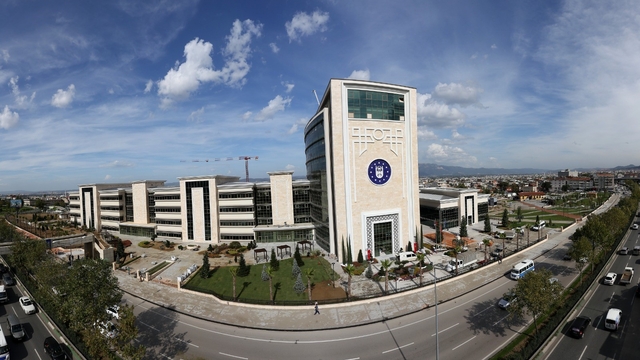 Bursa Büyükşehir Belediyesi'nde "Kamu zararı" önlemi
Hukuka aykırı olduğu öne sürülen ödemelere dur denildi