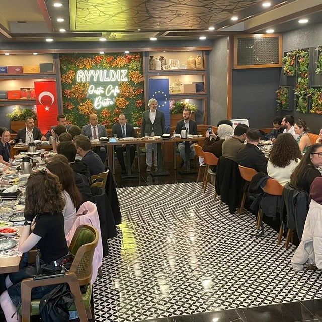 3 ülkeden 22 öğrenci kültür köprüsü için Tavşanlı'da buluştu