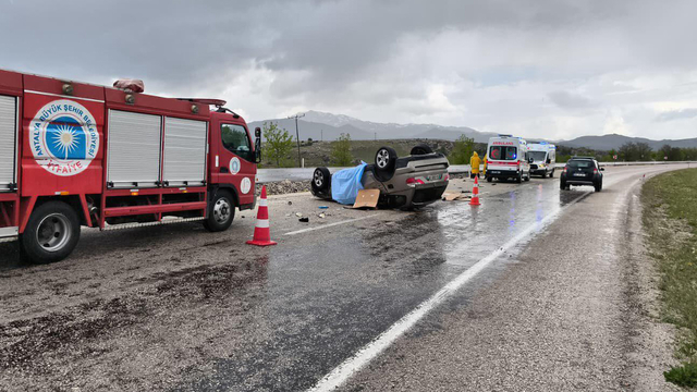 Antalya'da otomobil, takla attı; evli çift öldü, 2 yaralı