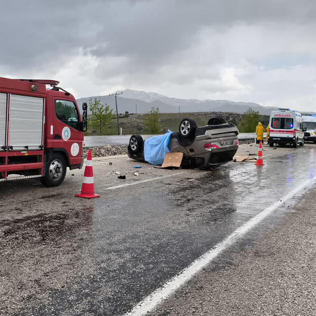 Antalya'da otomobil, takla attı; evli çift öldü, 2 yaralı