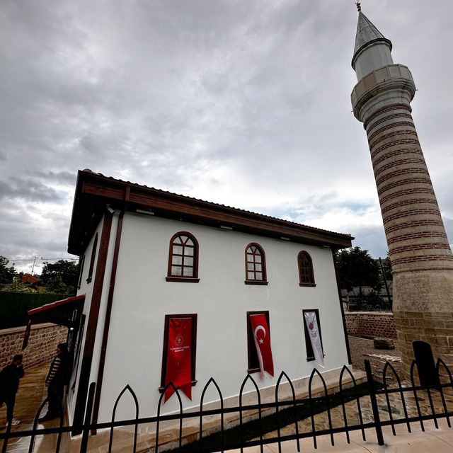 Edirne'de restore edilen tarihi mescit, cami olarak ibadete açıldı