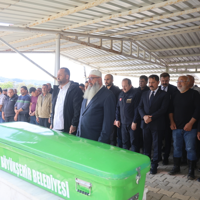 Hatay'da selde kaybolan 2 kişiden birinin cesedi bulundu, diğeri aranıyor (...