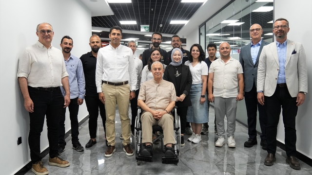 Başkan Özçelik personelle bayramlaştı