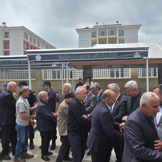 160 yıllık camide bayramlaşma töreni