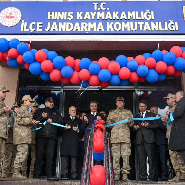 Hınıs'ta jandarma hizmet binası törenle açıldı