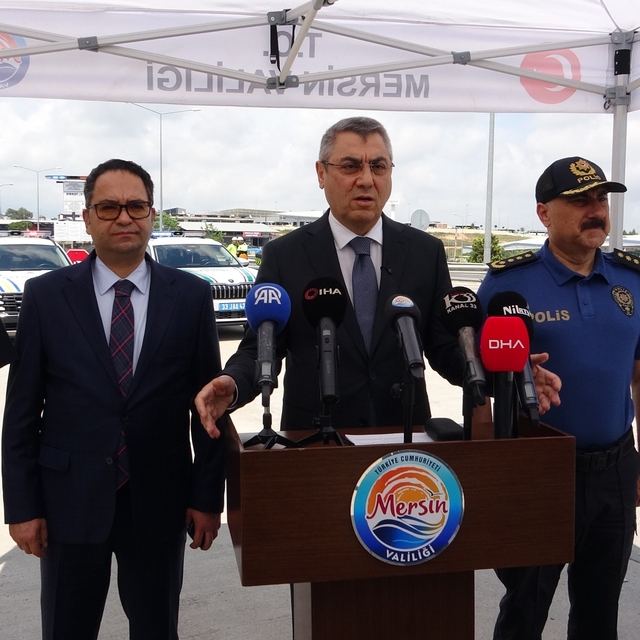 Mersin'de bayramda günlük 700 araç, 11 dron ve 3 bin 507 personel görev yap...