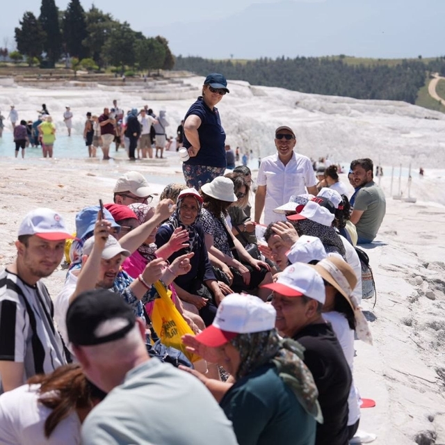 Engelliler ve yakınları beyaz cennet Pamukkale'de buluştu