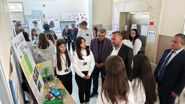 Şabanözü'nde TÜBİTAK 4006 Bilim Fuarı sergisi açıldı
