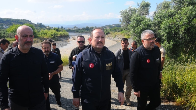 Hatay'da selde kaybolan 2 kişiden birinin cesedi bulundu, diğeri aranıyor (6)