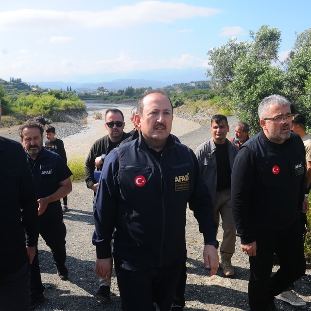 Hatay'da selde kaybolan 2 kişiden birinin cesedi bulundu, diğeri aranıyor (...
