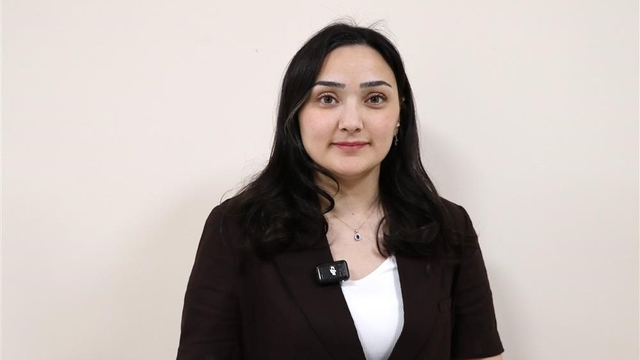 Uzmanından bayramda diyabet ve tansiyon hastalarına uyarı
Sivas Numune Hastanesi Dahiliye Uzmanı Dr. Emine Hande Öksüz, bayram döneminde artan tatlı ve kırmızı et tüketiminin diyabet ve hipertansiyon hastaları için sağlık risklerini artırabileceğini belirterek vatandaşlara önemli tavsiyelerde bulundu