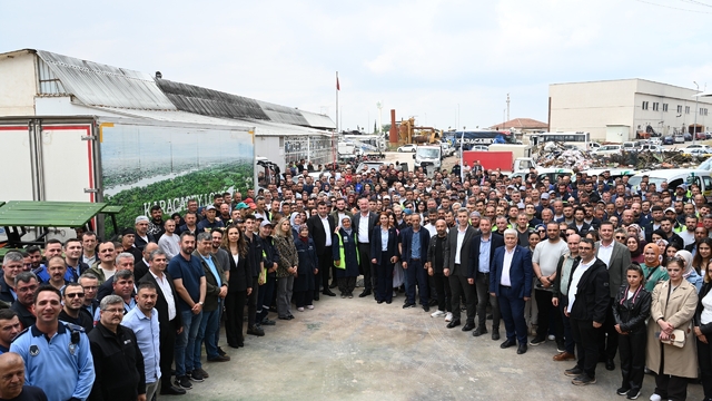 Karacabey Belediyesi personeli bayramlaştı