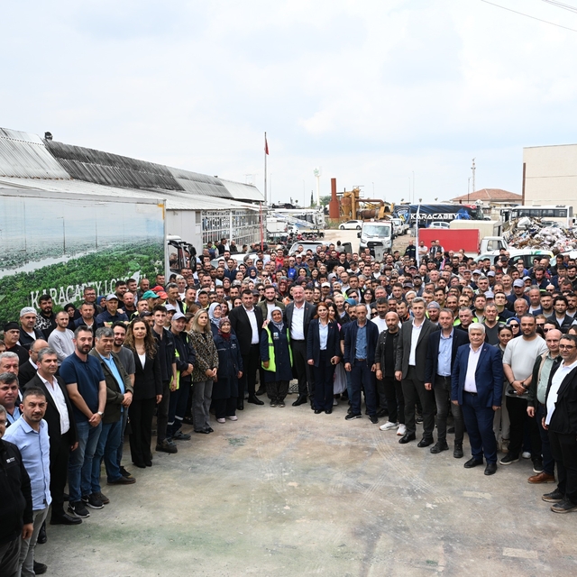 Karacabey Belediyesi personeli bayramlaştı