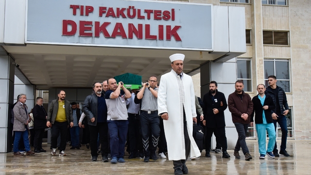 Beyin cerrahı Durmuş, görev yaptığı hastanede son yolculuğuna uğurlandı