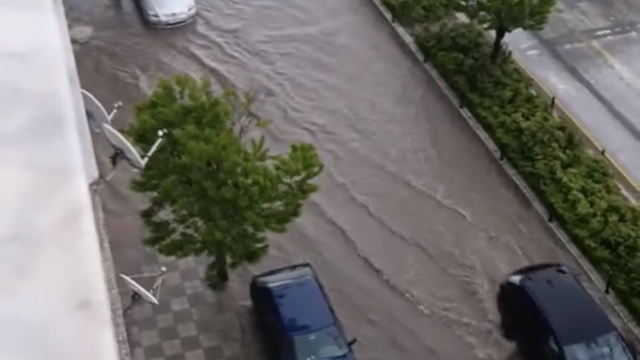 Bozüyük'te sağanak yağış hayatı olumsuz etkiledi