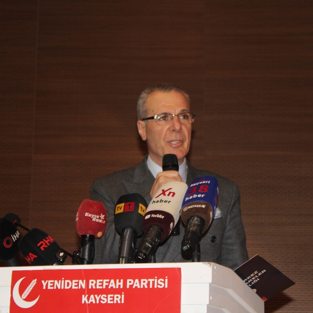YRP Genel Başkan Yardımcısı Osmanağaoğlu: "Çürümekte olan yaprağın düşmesiy...