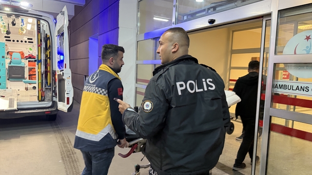 Hükümlü şahıs, hastanede kafasında bardak kırarak kendini yaraladı